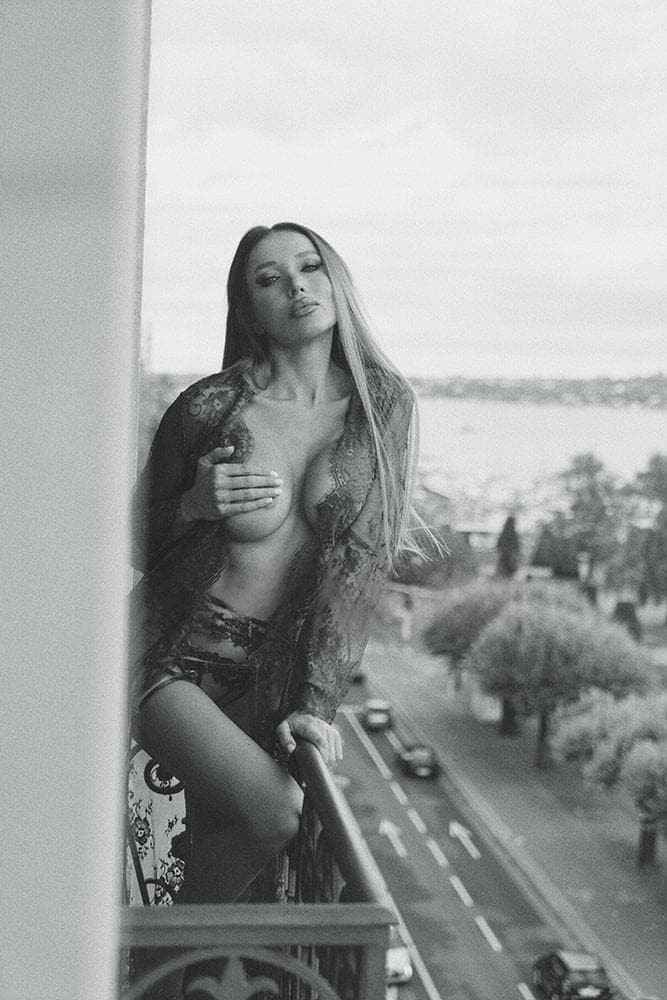 Nicole - Photo 4