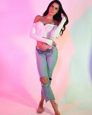 Bella - Photo 5