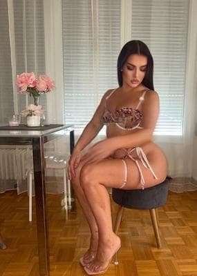 Bella - Photo 13