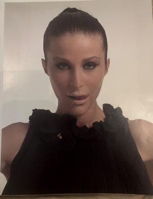 Carla - Photo 1