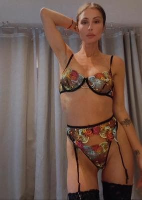 Carla - Photo 11