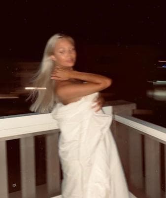 Caroline - Photo 2