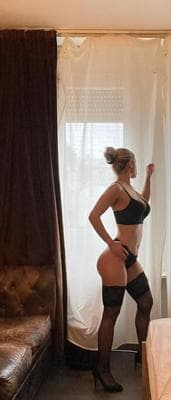 Claire - Photo 19
