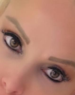 Debbie - Photo 15