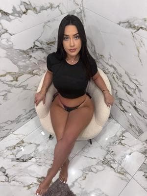 Julia - Photo 12