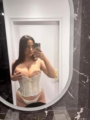 Julia - Photo 2