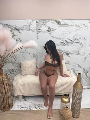 Julia - Photo 4
