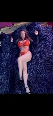 Justine - Photo 1