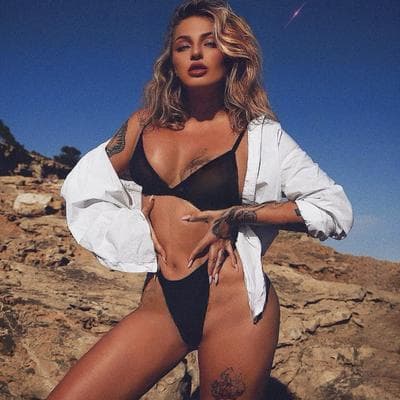 Kylie - Photo 6