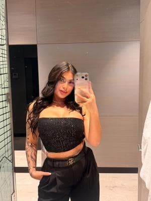 Kylie - Photo 1