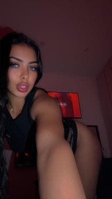 Leyla - Photo 1