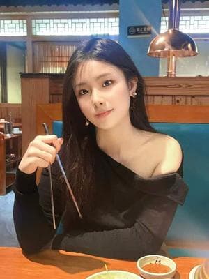 Luna - Photo 2