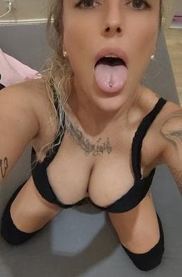 Monica - Photo 1