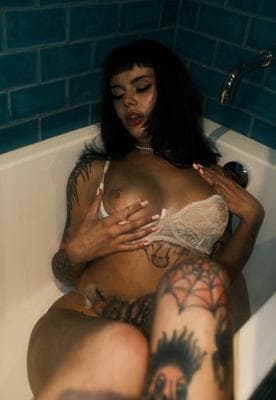 Roxy - Photo 2