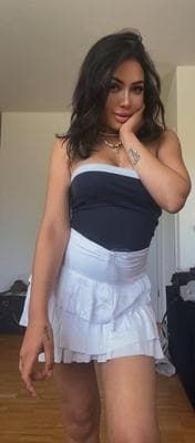 Yasmine - Photo 1