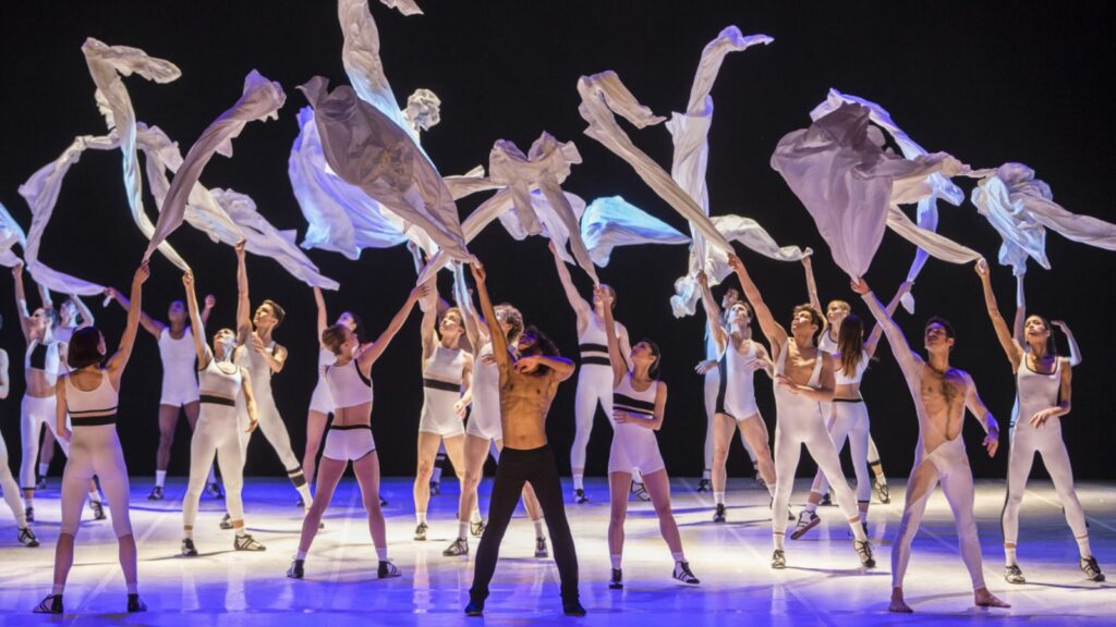 performance at bejart ballet lausanne